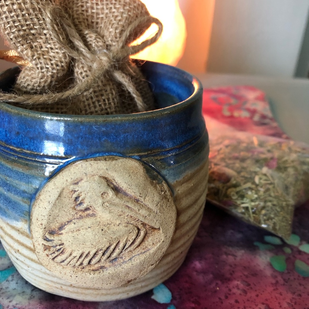 Pottery mug with organic loose leaf tea